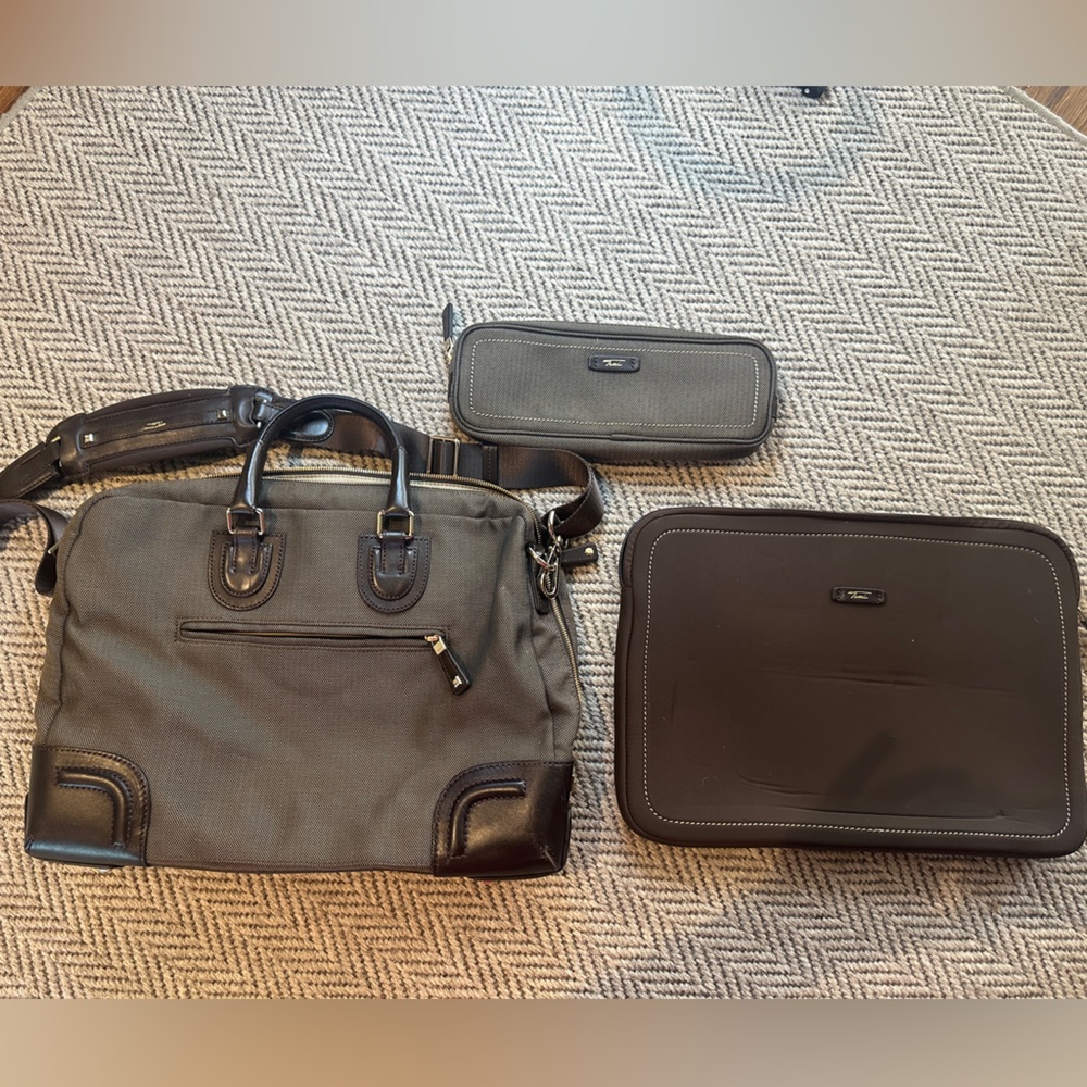 Tumi laptop bag 15 inch w accessories like new